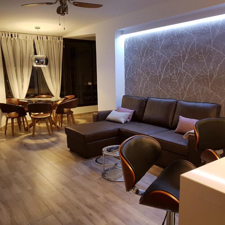 Apartament Los Planetas - Three-Bedroom Apartment - 9