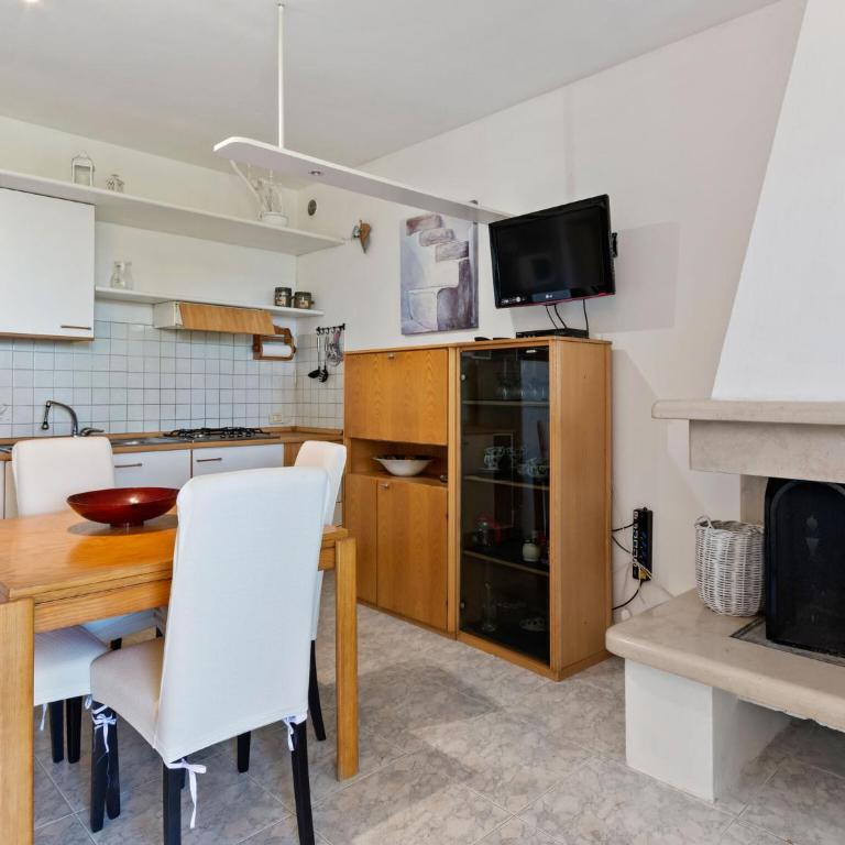 Welcoming Holiday Home in Lazise with Swimming Pool - Casa Vacanze con 1 Camera da Letto - 3
