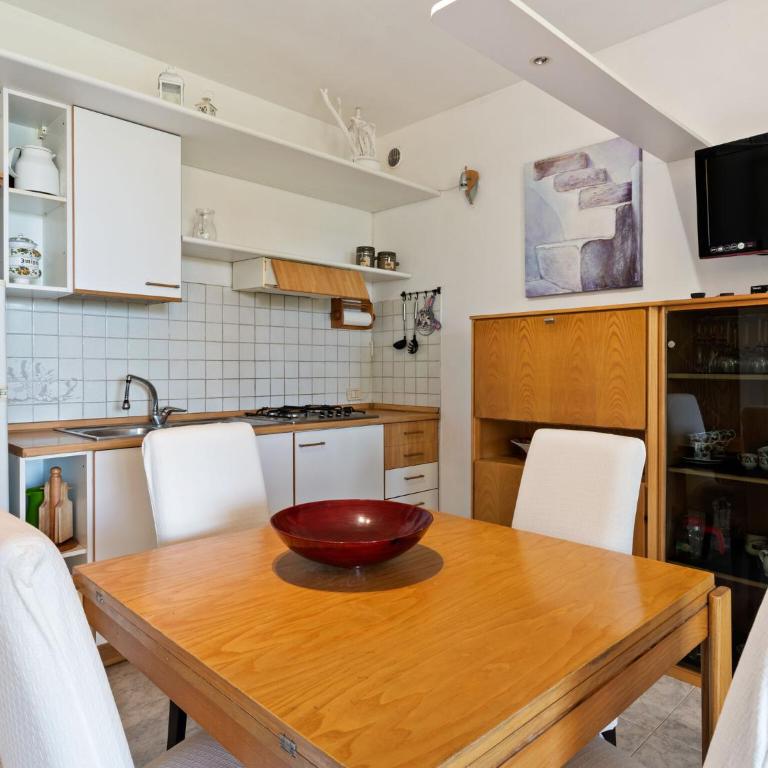 Welcoming Holiday Home in Lazise with Swimming Pool - Casa Vacanze con 1 Camera da Letto - 17