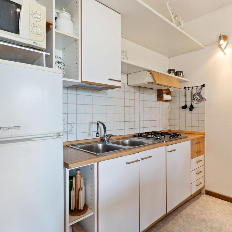 Welcoming Holiday Home in Lazise with Swimming Pool - Casa Vacanze con 1 Camera da Letto - 18