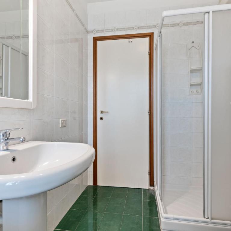 Welcoming Holiday Home in Lazise with Swimming Pool - Casa Vacanze con 1 Camera da Letto - 21