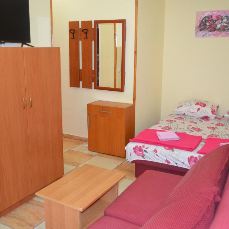 Apartments Milosevic - Studio with Garden View - 7