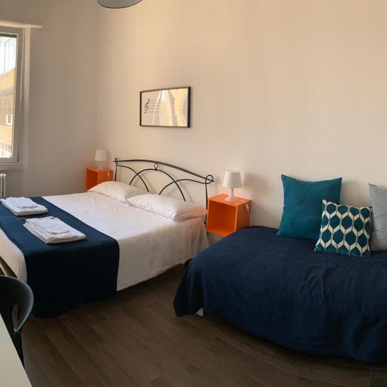 Mambo Suites - Deluxe Double Room with Extra Bed - 2