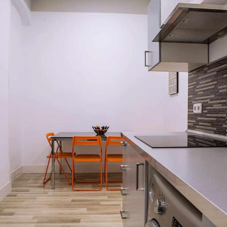 Calle Huertas Corazón by RegalateMadrid - One-Bedroom Apartment - 21
