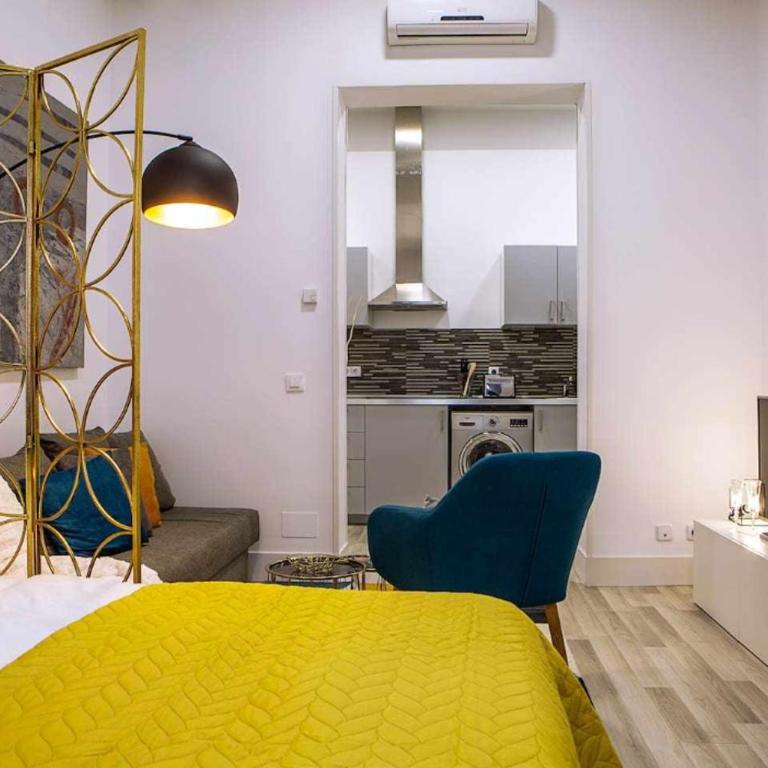 Calle Huertas Corazón by RegalateMadrid - One-Bedroom Apartment - 11
