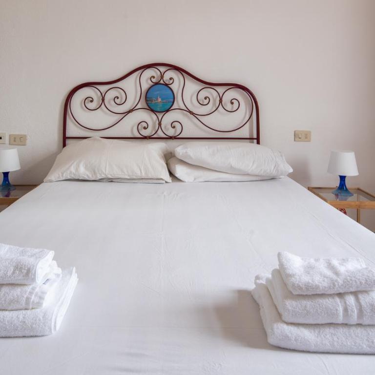 Welcomely - Isole Apartments - Two-Bedroom Apartment - 14