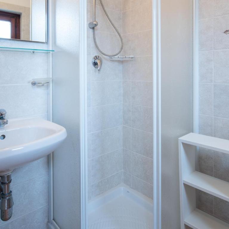 Welcomely - Isole Apartments - One-Bedroom Apartment - 4