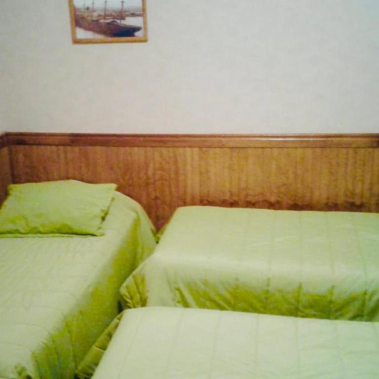 Hostal Chalet Las Violetas - Twin Room with Private Bathroom - 1
