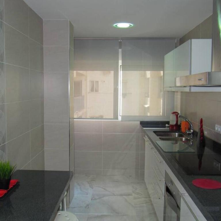 piso con estilo cerca de la playa - Three-Bedroom Apartment - 5