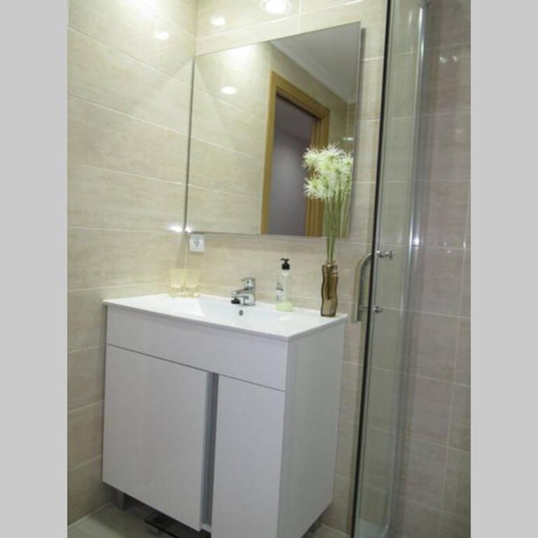 piso con estilo cerca de la playa - Three-Bedroom Apartment - 6