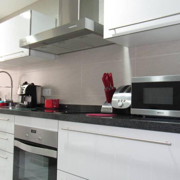 piso con estilo cerca de la playa - Three-Bedroom Apartment - 1