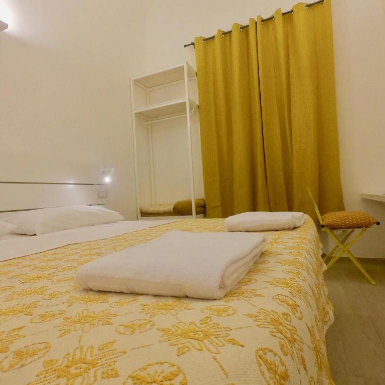 Central Savona - Twin Room with Private Bathroom - 3