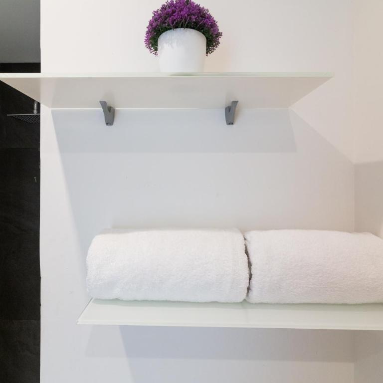 Healing Roof Terrace - One-Bedroom Apartment - 9