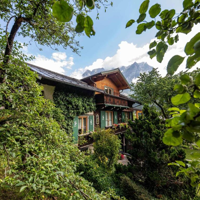 Alpenrelax Haus Weidmannsheil wohnen im romantischen Forsthaus - Apartment mit 2 Schlafzimmern - 42