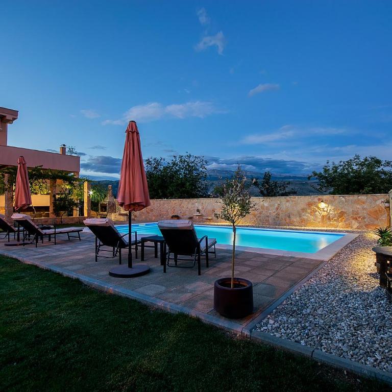 Villa Dama - Three-Bedroom Villa - 8