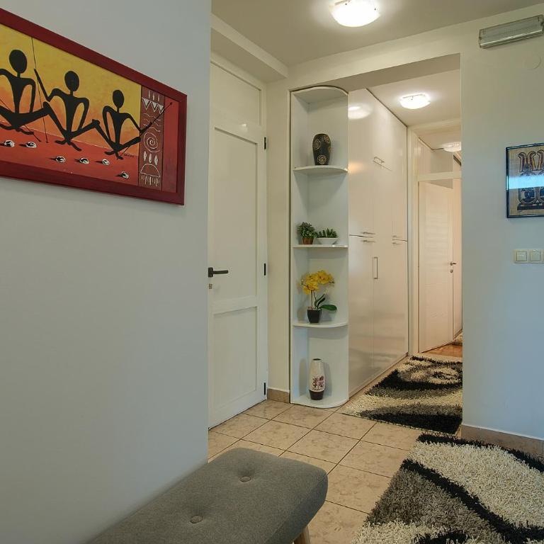 Villa Dama - Three-Bedroom Villa - 32