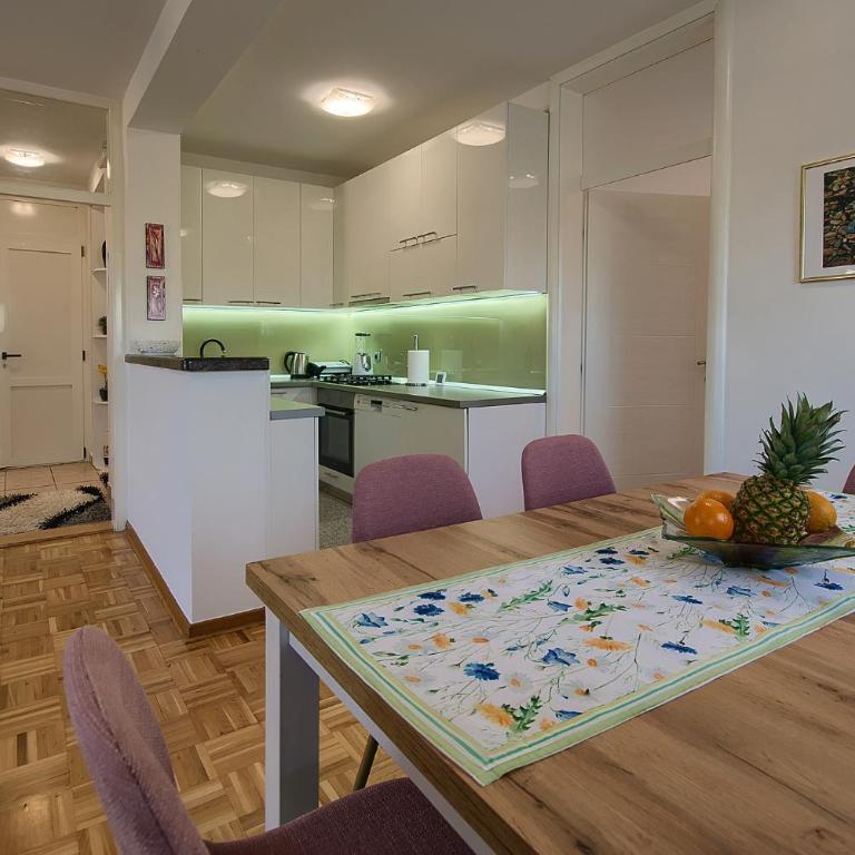 Villa Dama - Three-Bedroom Villa - 24