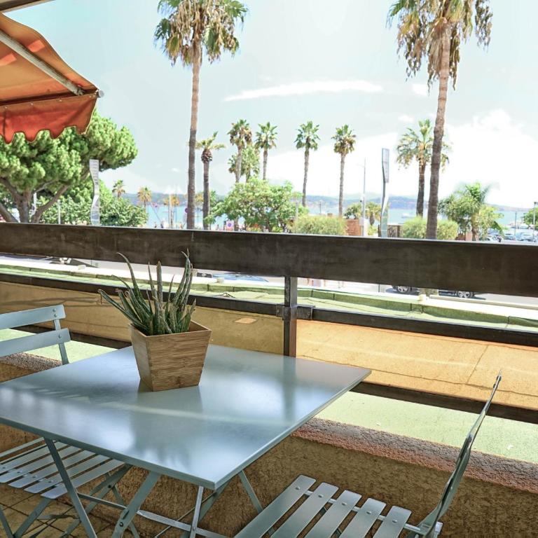 Les balcons de Bandol Centre ville avec vue mer et face à la plage - Studio - 10