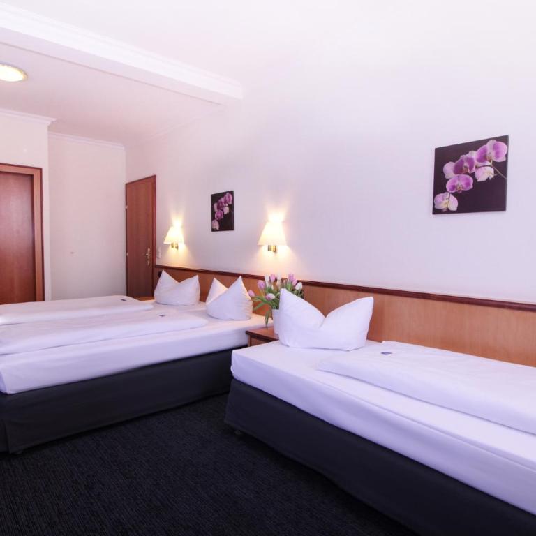Landhotel Hirsch - Dreibettzimmer - 2