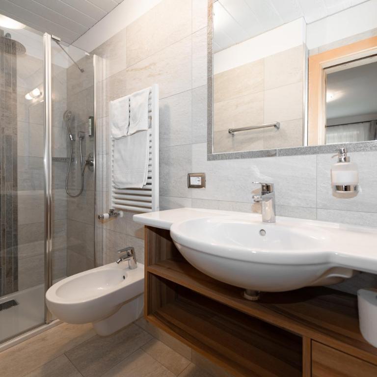 Garni Hotel Geier - Camera Matrimoniale Comfort - 3