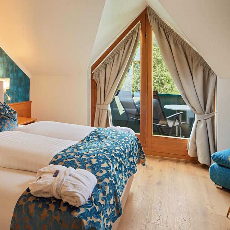 Hotel Christina - Ihr kleinstes 4* Hotel am Achensee - Doppelzimmer mit Bergblick - 3