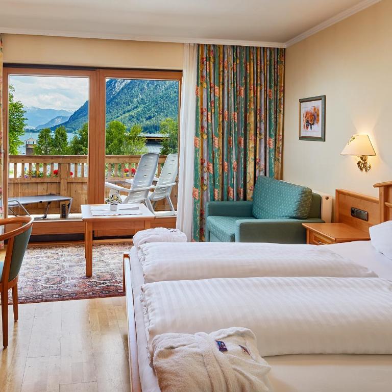 Hotel Christina - Ihr kleinstes 4* Hotel am Achensee - Doppelzimmer mit Seeblick - 3