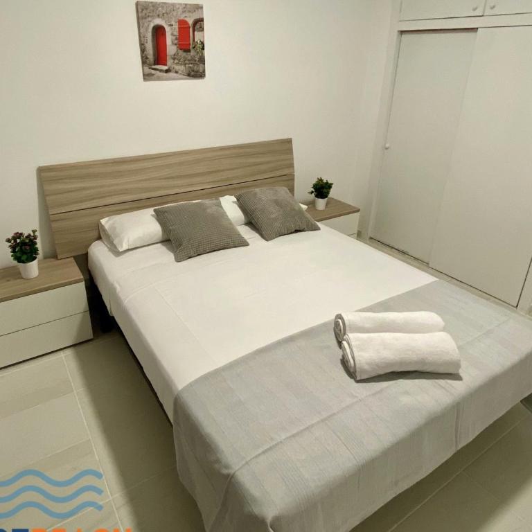 APARTBEACH AGUSTINA ARAGON CLIMATIZADO y VISTAS PLAYA - Two-Bedroom Apartment - 8