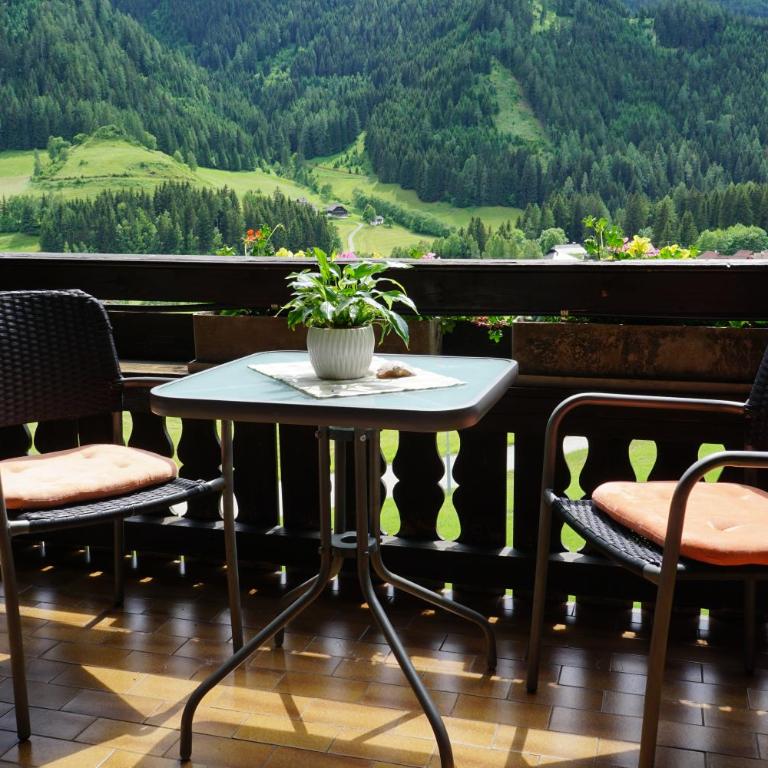 Pension & Ferienwohnung Sonnleiten - Doppelzimmer mit Balkon - 3