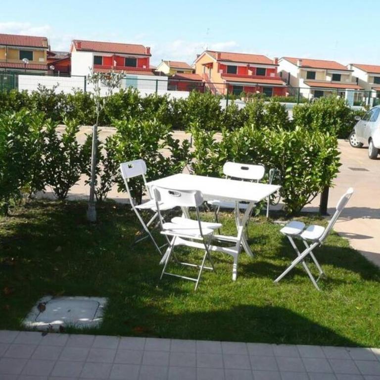 IRIS 21 Abitazione in posizione strategica immersa nel Villaggio Dei Fiori - Monolocale - 6