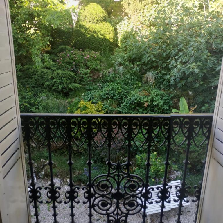 Joli studio calme parking proche thermes et centre - One-Bedroom Apartment - 3
