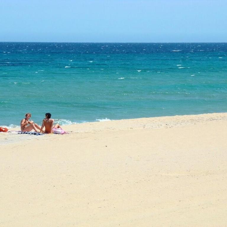 bungalow en la playa y piscina - Two-Bedroom House - 1