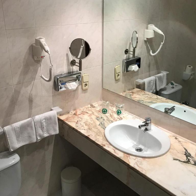 Hotel Roc Del Castell - Habitación Doble Económica - 1 o 2 camas - 2