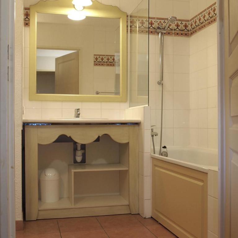 APT. LA CORNICHE 810 - LES ISSAMBRES F - - Studio - 13