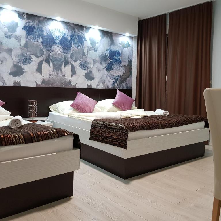 Hotel Villa Nadin - Deluxe Triple Room with Balcony - 8