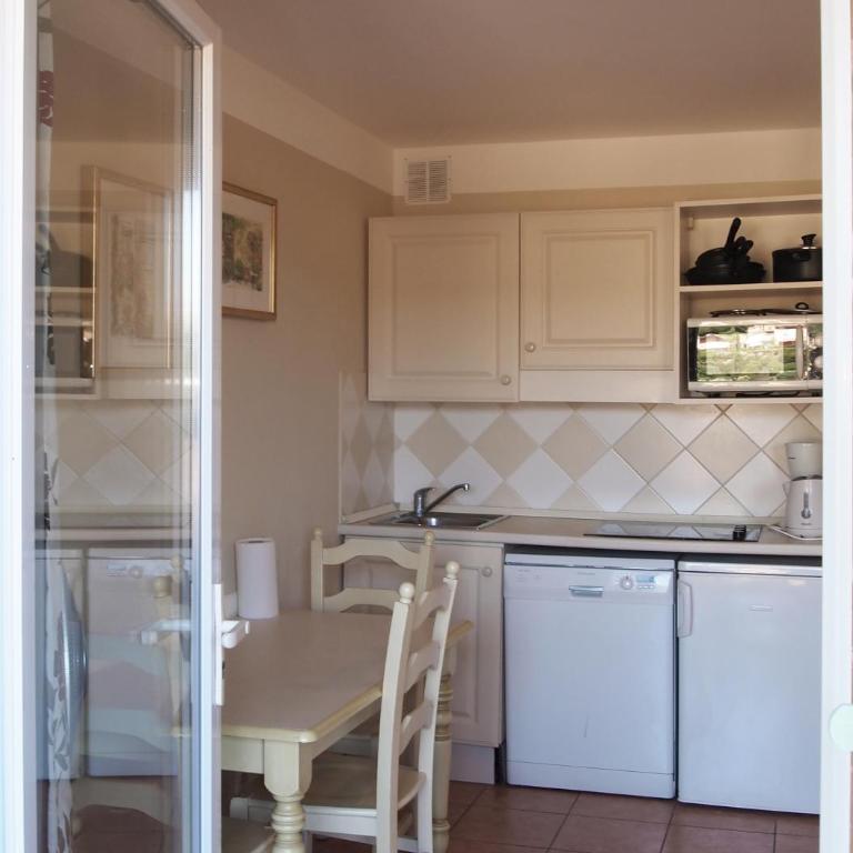 APT. LA CORNICHE 810 - LES ISSAMBRES F - - Studio - 4
