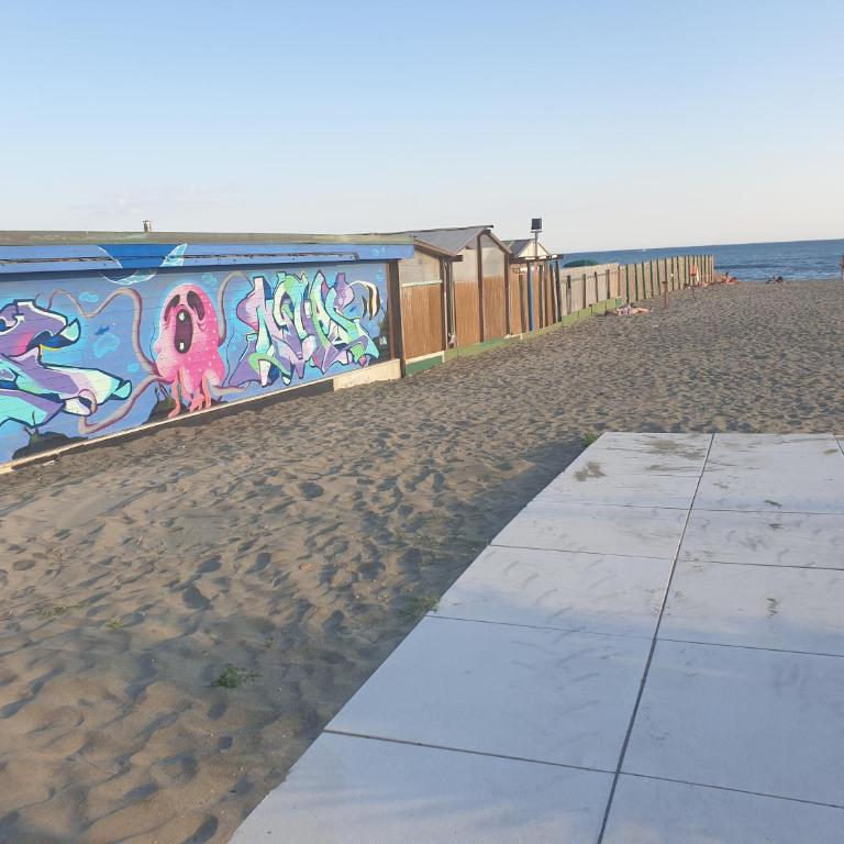 Trilocale Lido di Roma - Appartamento con 2 Camere da Letto - 27