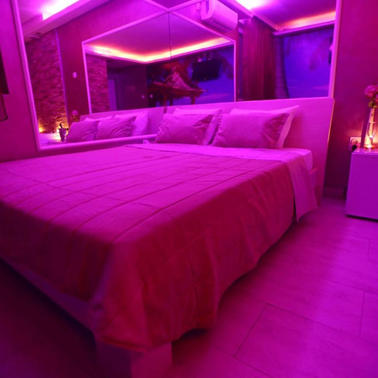 Spa Secret - Dvokrevetna Soba sa Bračnim Krevetom i Spa Kadom - 1