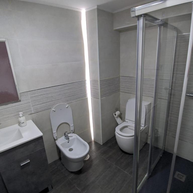 Casa con habitaciones privadas - Habitación Doble Deluxe con ducha - 5