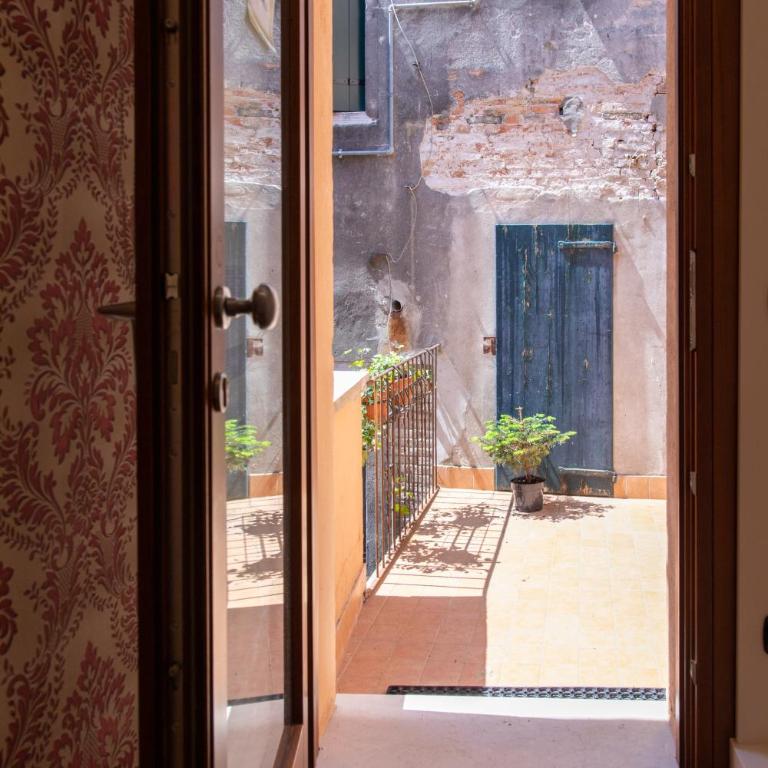 Charming Palace Santa Fosca - Camera Superior Matrimoniale/Doppia con Letti Singoli con Vista Canale - 2