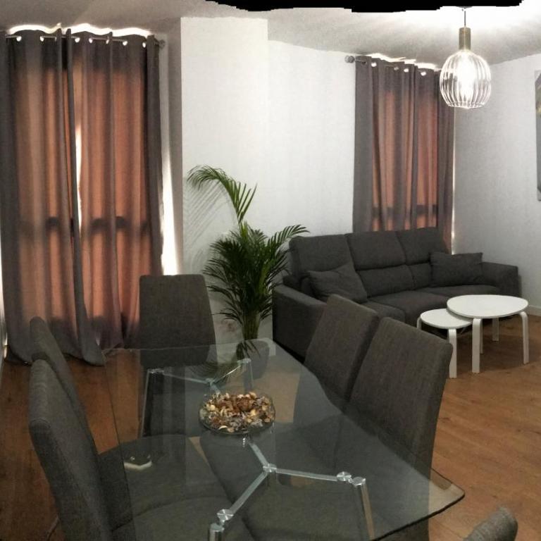 En el centro de teatinos - Three-Bedroom Apartment - 1