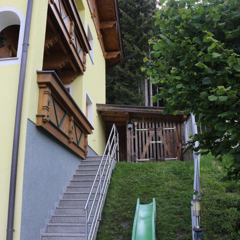 Landhaus Katharina bis 5 Personen mit Saunachalet und Blick auf die Bergwelt des Zillertals - Apartment mit Blick auf die Berge - 24