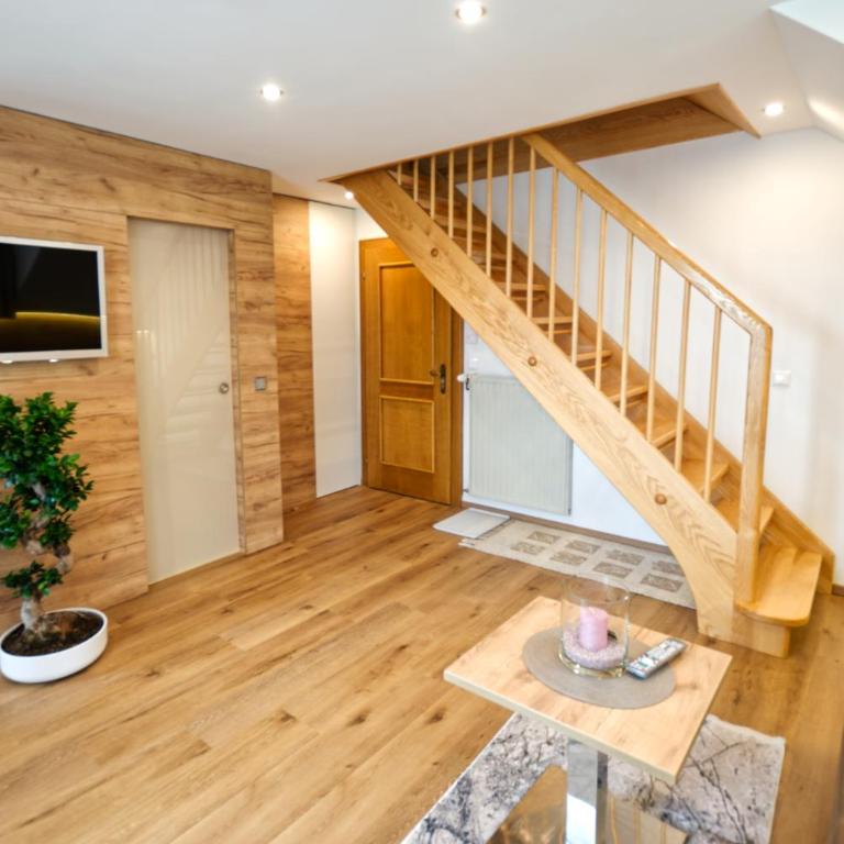 Ferienhaus Holzer - Maisonette-Apartment mit 1 Schlafzimmer, Balkon und Seeblick - 2