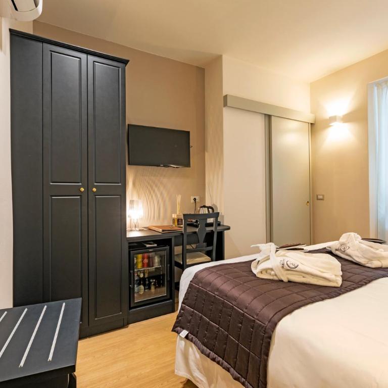 Hotel Villa Cipressi, by R Collection Hotels - Deluxe Double Room with Lake View - 2