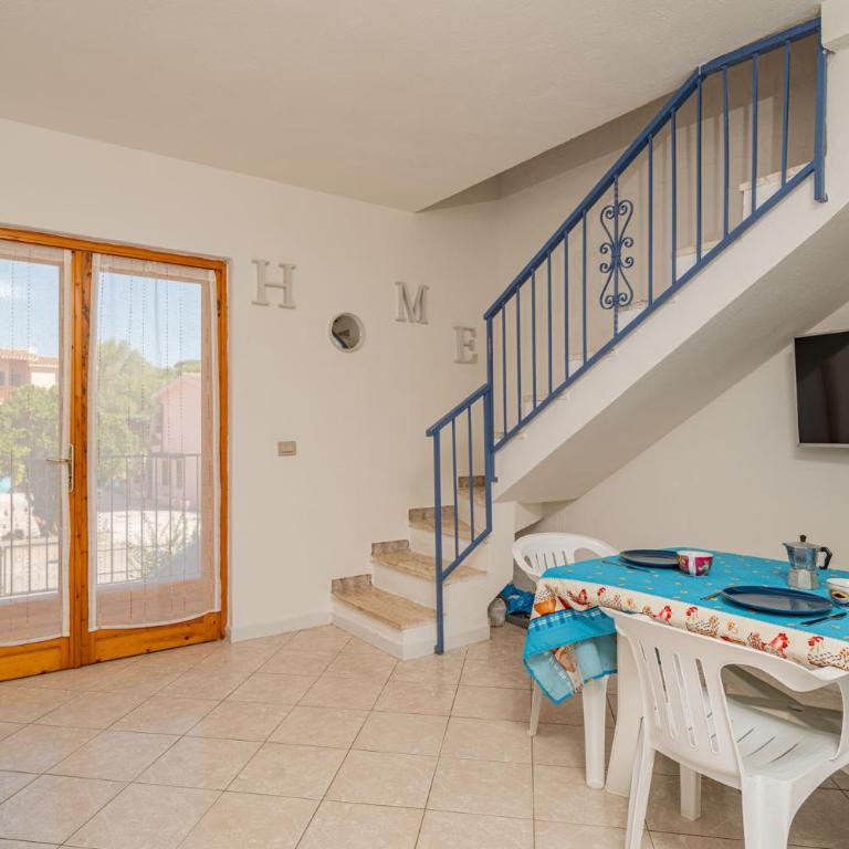 Appartamento Residenziale Trilocale 4 posti letto via Oristano - Two-Bedroom Townhouse - 5