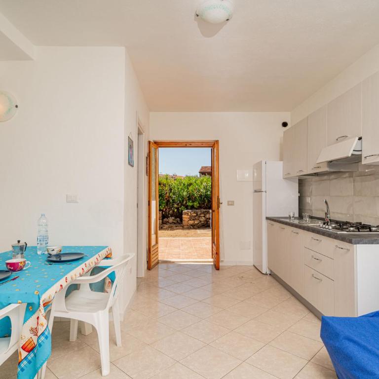 Appartamento Residenziale Trilocale 4 posti letto via Oristano - Two-Bedroom Townhouse - 6