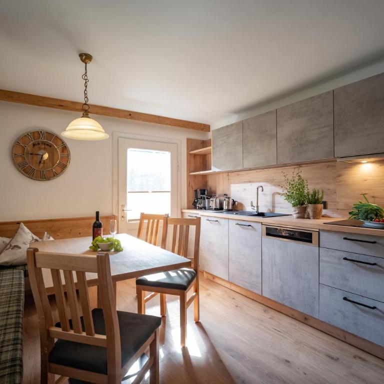 Ferienhäuser Mayrhofen - Chalet mit 6 Schlafzimmern - 2