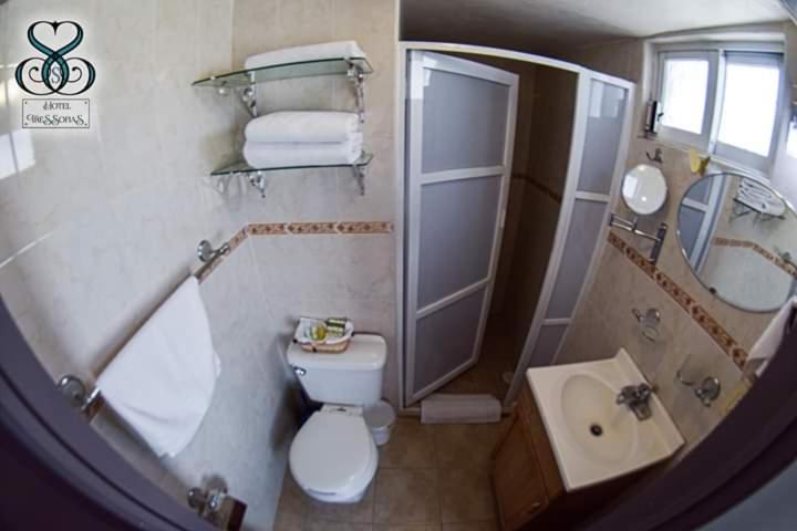 Hotel Tres Sofias - Superior Family Room - 3