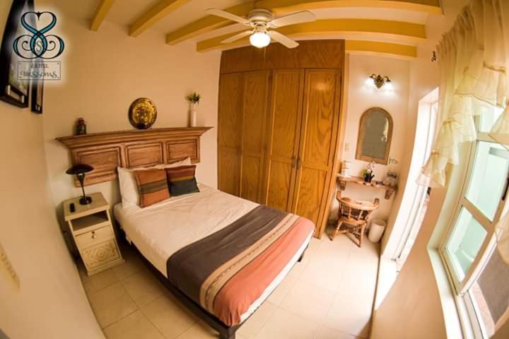 Hotel Tres Sofias - Deluxe Room - 2