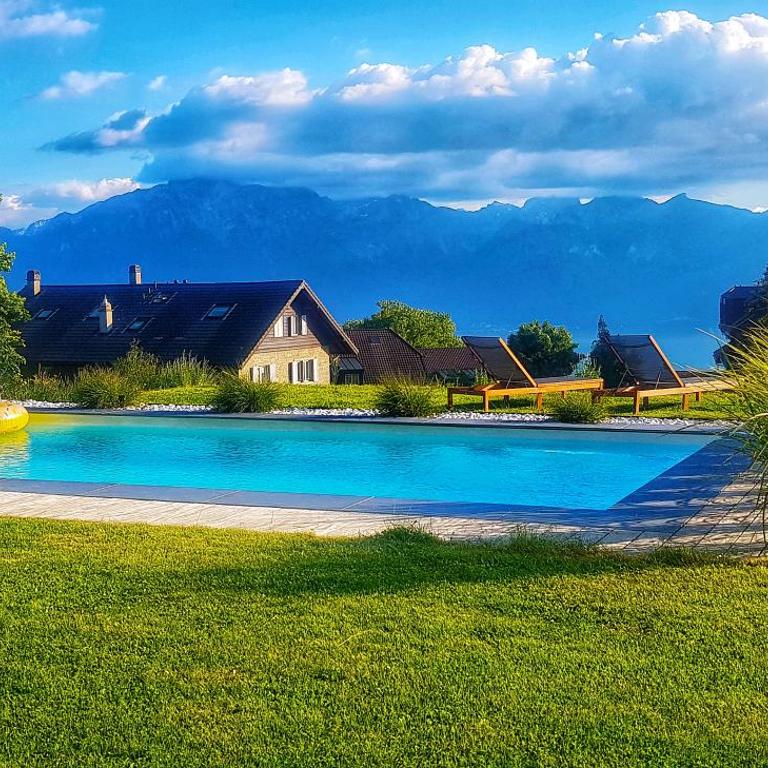 Montreux Holiday Home - Deluxe Villa - 33