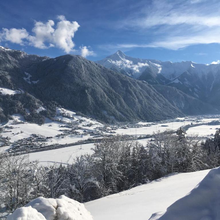Landhaus Katharina bis 5 Personen mit Saunachalet und Blick auf die Bergwelt des Zillertals - Apartment mit Blick auf die Berge - 62